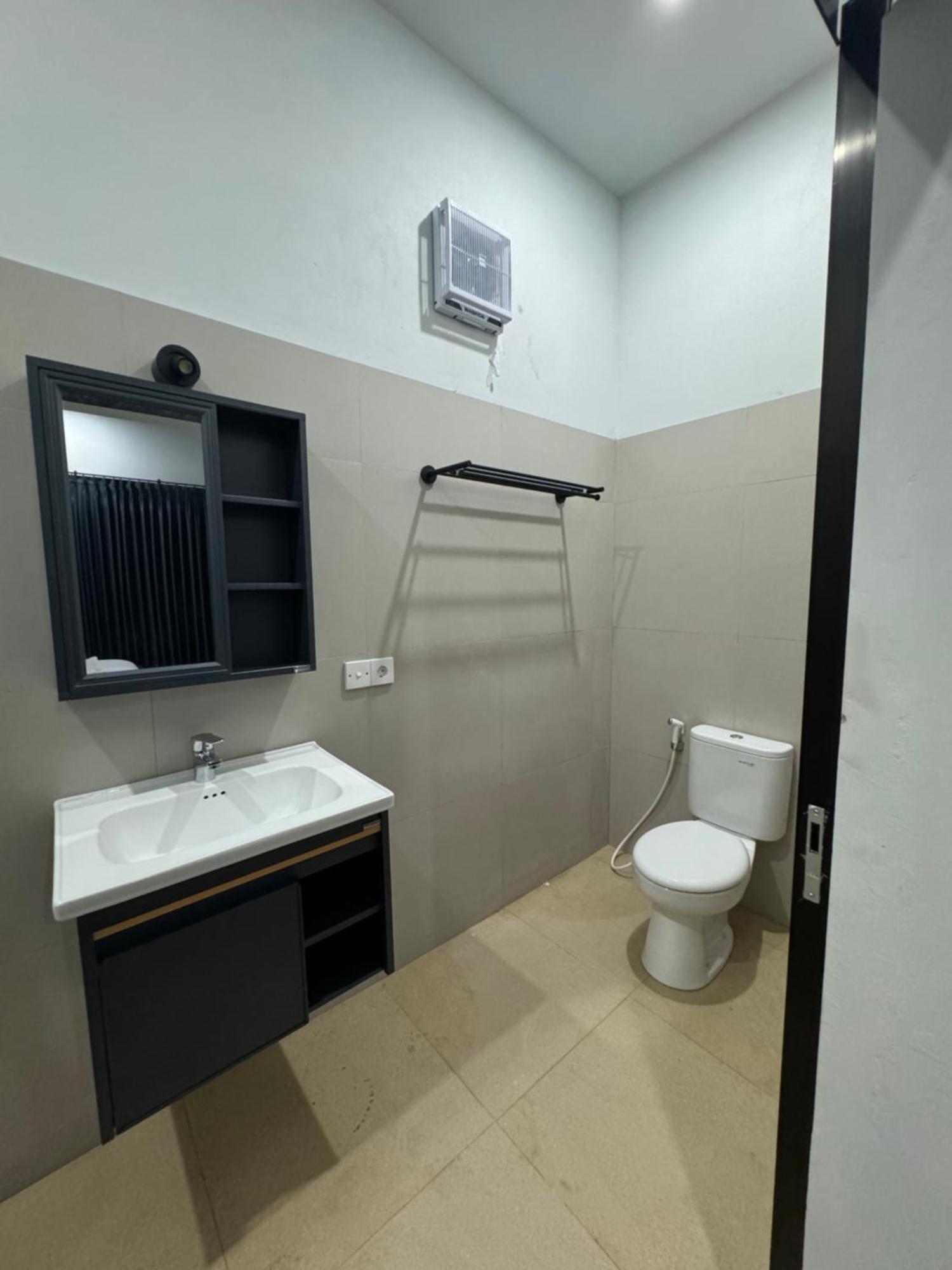 Satu Hati Hotel Ekas Exterior photo